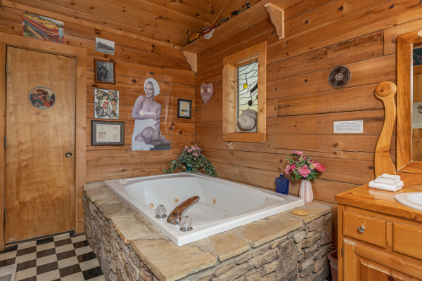 Jacuzzi tub at Rock Around the Clock, a 1 bedroom cabin rental located in Pigeon Forge