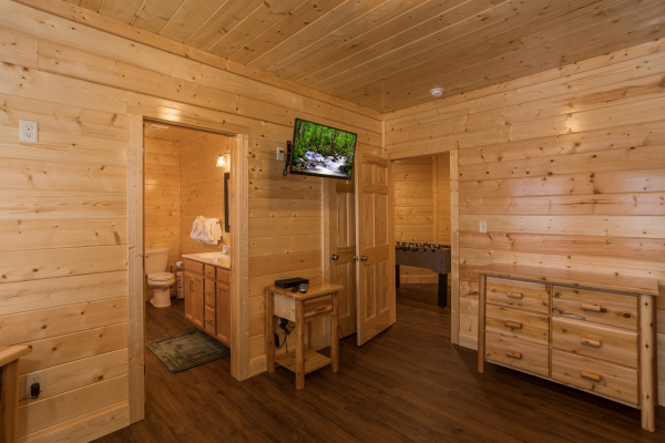 at splash mountain lodge a 4 bedroom cabin rental located in gatlinburg