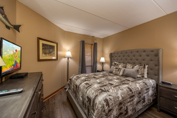 Bed and amenities at High Alpine #204, a 2 bedroom cabin rental located in Gatlinburg