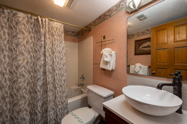 Second bathroom at High Alpine #204, a 2 bedroom cabin rental located in Gatlinburg