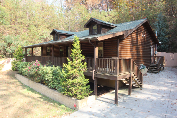 Rustic Romance, a 2 bedroom cabin rental located in Pigeon Forge