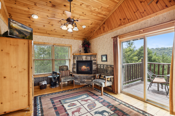 at fox n socks a 3 bedroom cabin rental located in pigeon forge