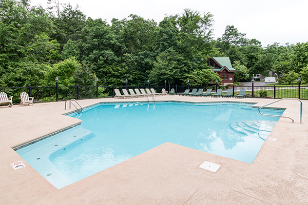 Resort pool at Smoky Cove at Bearfoot Paradise, a 3-bedroom cabin rental located in Pigeon Forge