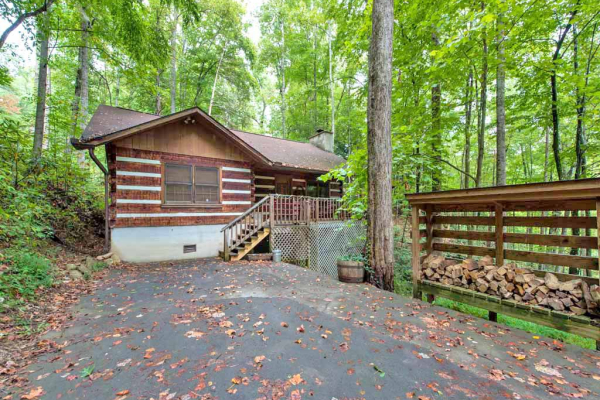 Parking area at Wild at Heart, a 1 bedroom cabin rental located in Gatlinburg