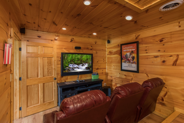Theater room at Graceland, a 4-bedroom cabin rental located in Pigeon Forge