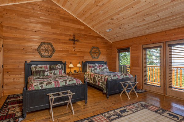 Double bed room at Sky View, A 4 bedroom cabin rental in Pigeon Forge