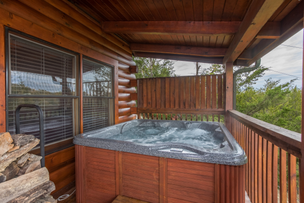 Hot tub at Eagle's Nest, a 2-bedroom cabin rental located in Sevierville