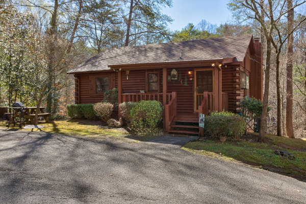 Snuggle Inn, a 2 bedroom cabin rental located in Pigeon Forge
