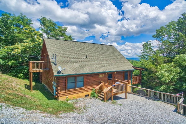 Exterior view of Eagle's Bluff, a 2 bedroom cabin rental located in Douglas lake
