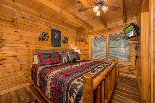 Additional bedroom with TV on wall at Eagle's Bluff, a 2 bedroom cabin rental located in douglas lake