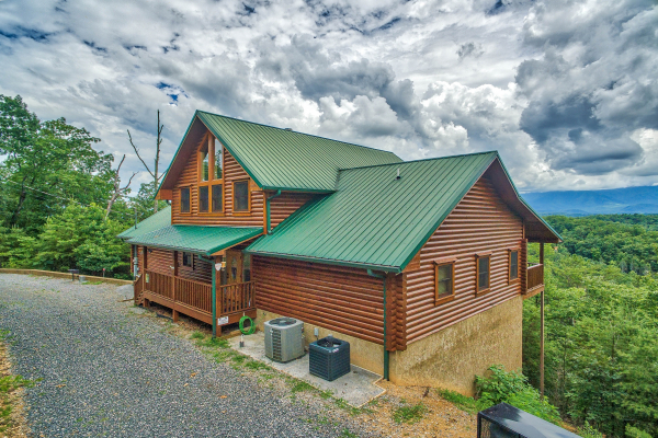 Gravel parking and I Do Love Views, a 3 bedroom cabin rental located in Pigeon Forge
