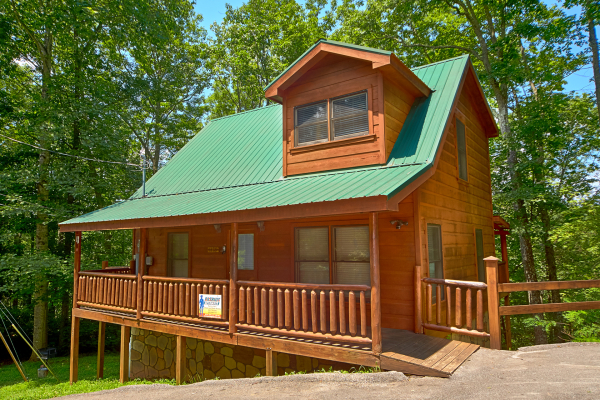 Looking back at Pop's Snuggle Bear, a 1 bedroom cabin rental located in Pigeon Forge