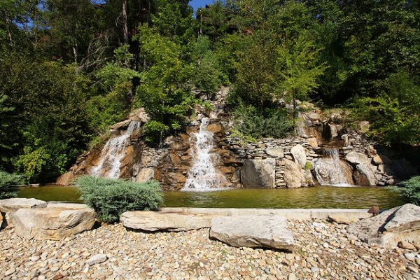 Water feature at Bears Eye View, a 2-bedroom cabin rental located in Pigeon Forge