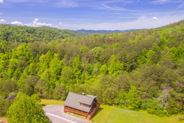 Hibernation Station, a 3 bedroom cabin rental located in Pigeon Forge