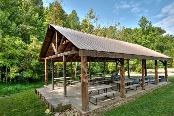 Picnic pavilion access for guests at Granny D's, a 2 bedroom cabin rental located in Pigeon Forge