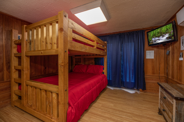 Queen bunk room at Best View Ever, a 5 bedroom cabin rental located in Pigeon Forge