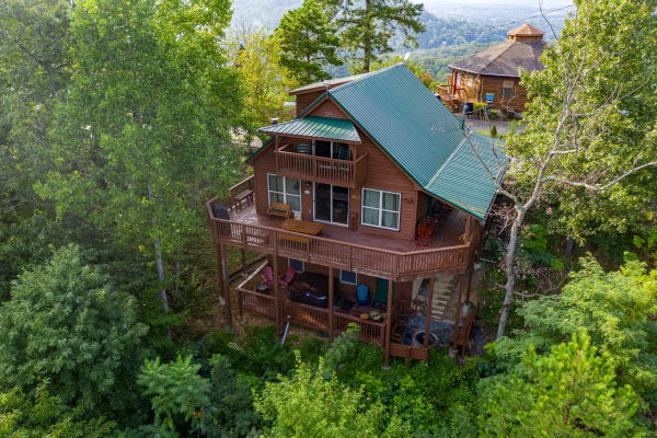 Bearing Views, a 3 bedroom cabin rental located in Pigeon Forge