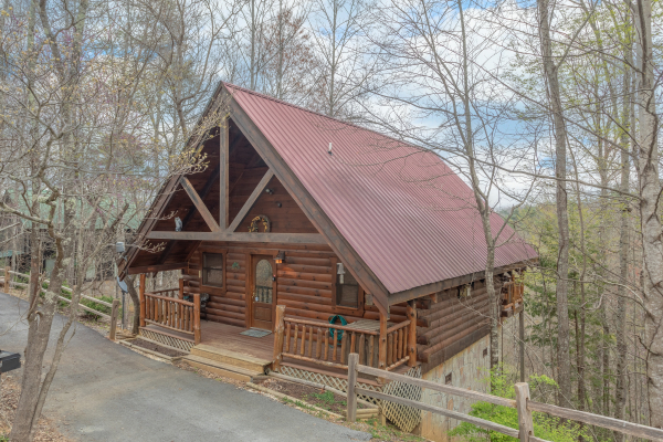 Exterior of the cabin at Woodland Chalet, a 1 bedroom cabin rental located in Pigeon Forge
