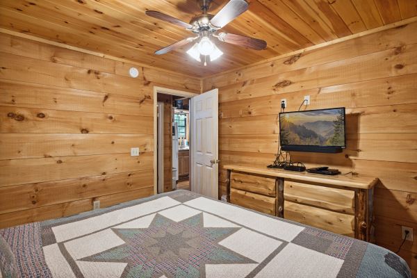 at my smoky mountain hideaway a 3 bedroom cabin rental located in gatlinburg