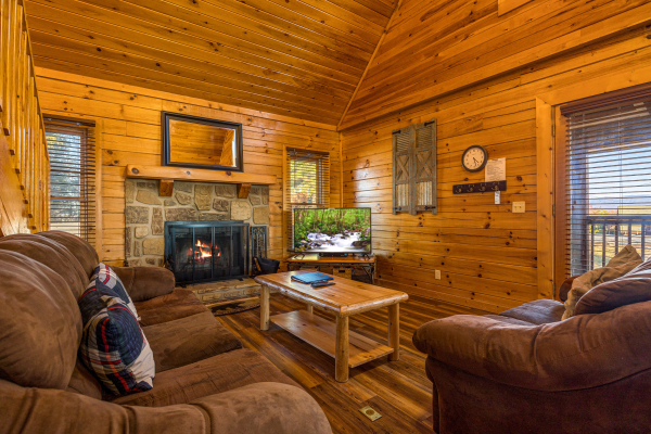 Living Room at Top Of The Way, a 2 bedroom cabin rental located in pigeon forge
