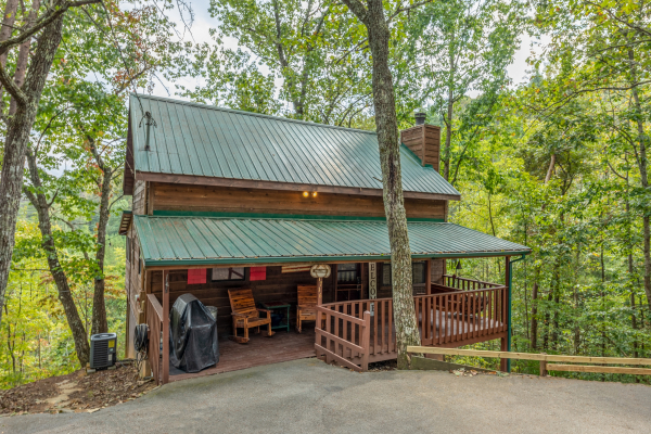 Misty Mountain Sunrise, a 3 bedroom cabin rental located in Pigeon Forge