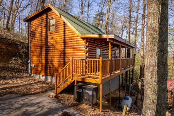 Exterior side view at Bearway to Heaven, a 2 bedroom cabin rental located in Gatlinburg