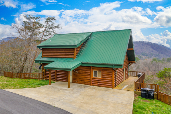 Smoky Mountain Escape, a 3 bedroom cabin rental located in Pigeon Forge