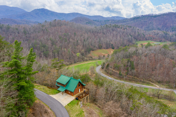 Smoky Mountain Escape, a 3 bedroom cabin rental located in Pigeon Forge