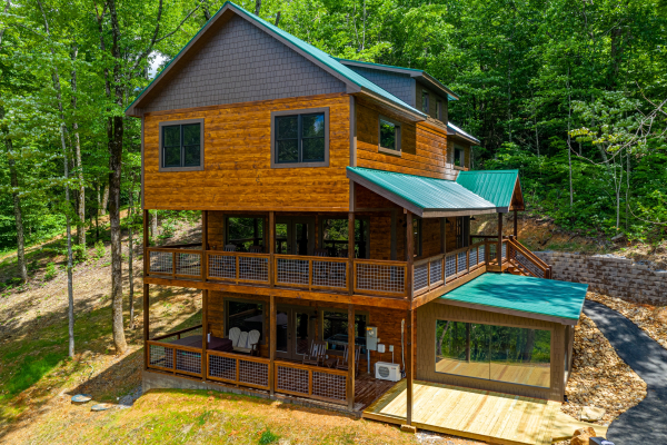 Exterior side view at Heavenly Daze, a 4 bedroom cabin rental located in Pigeon Forge
