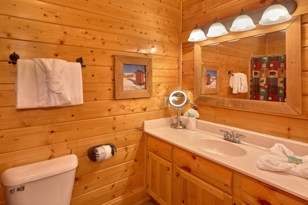 Upper floor bathroom at Million Dollar View, a 2 bedroom cabin rental located in Pigeon Forge