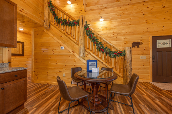 Dining for 4 at Creekside Dream, a 1 bedroom cabin rental located in Gatlinburg
