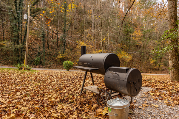 Smoker grill at Creekside Dream, a 1 bedroom cabin rental located in Gatlinburg
