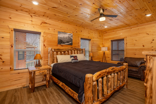 Master king room at Mountain Pool & Paradise, a 3 bedroom cabin rental located in Pigeon Forge