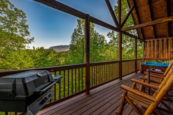 Bear Sunrise - A Pigeon Forge Cabin Rental