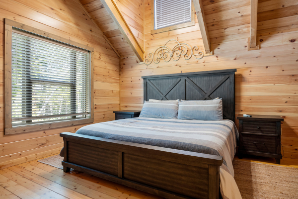 Bedroom with Nightstands at High Country