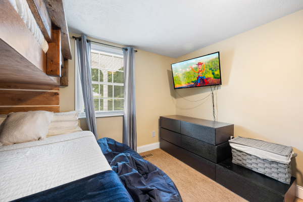 Bunkbed and flat screen at Open Skies, a 3 bedroom cabin rental located in Sevierville