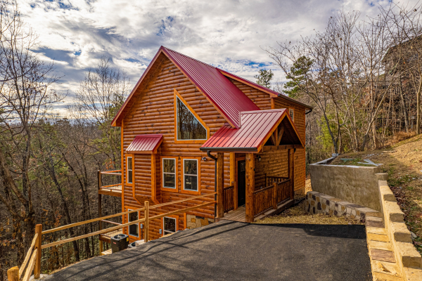 at mountain views with a pool a 2 bedroom cabin rental located in pigeon forge