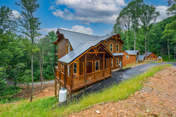 Flashy Splashy Lodge - A Gatlinburg Cabin Rental