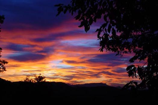 a smoky mountain sunset at america's view a 2 bedroom cabin rental located in pigeon forge