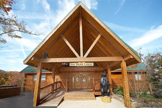 Large covered entrance at the front door of Big Bear Lodge, a 7-bedroom cabin rental located in Gatlinburg