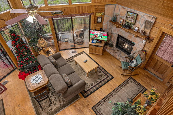 Living room drone view at R & R Hideaway, a 1 bedroom cabin rental located in Pigeon Forge