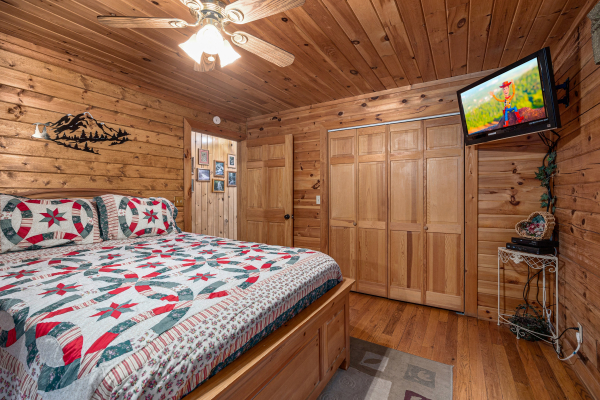 Bedroom TV at R & R Hideaway, a 1 bedroom cabin rental located in Pigeon Forge