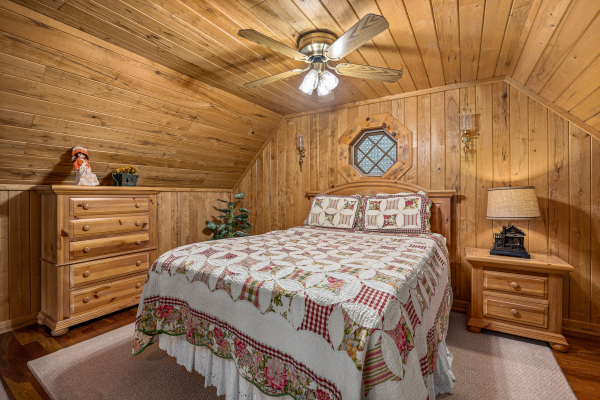 Loft bedroom at R & R Hideaway, a 1 bedroom cabin rental located in Pigeon Forge