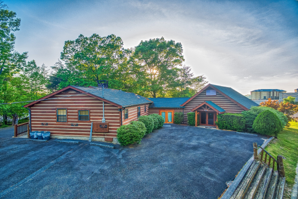 Plenty of level parking at Patriot Pointe, a 5 bedroom cabin rental located in Pigeon Forge