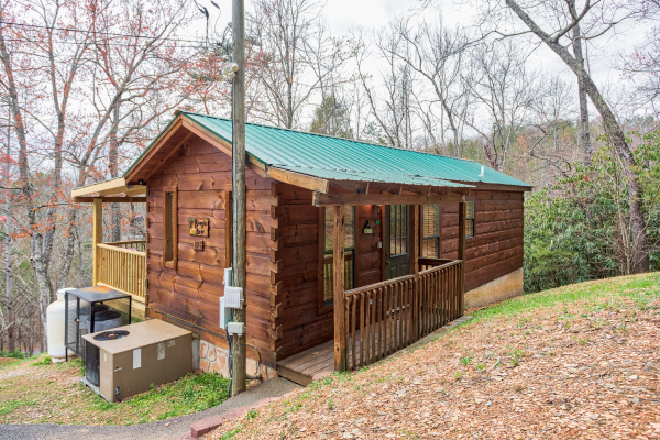 Exterior of the cabin from the entrance at Boogie Bear, a 1-bedroom cabin rental located in Gatlinburg