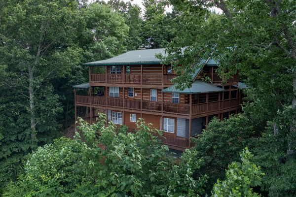 at on angels wings a 5 bedroom cabin rental located in gatlinburg