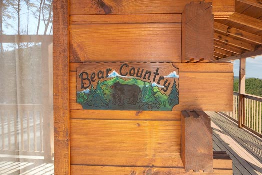 Custom welcome sign at Bear Country, a 3-bedroom cabin rental located in Pigeon Forge