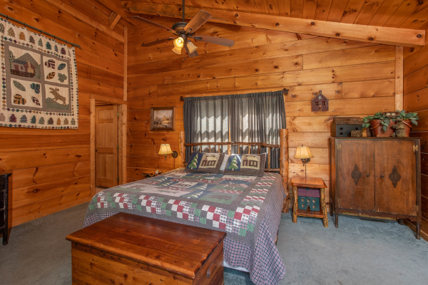 Bedroom in the loft at Aw Paw's Place, a 1-bedroom cabin rental located in Pigeon Forge