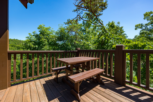 Picnic table at Moonbeams & Cabin Dreams, a 3 bedroom cabin rental located in Pigeon Forge