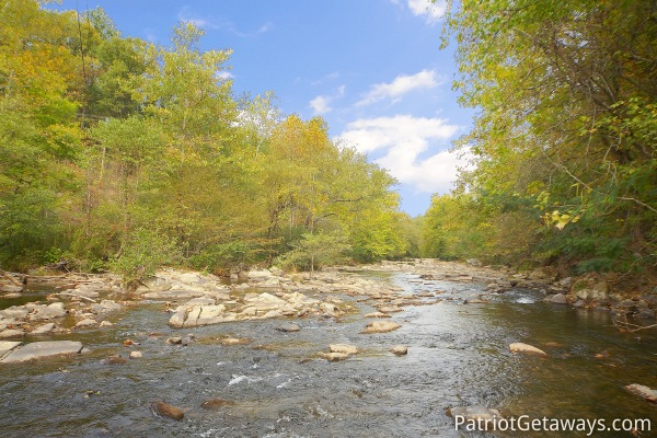 River access at Dolly's Adorable River Cottage, a 3-bedroom cabin rental located in Pigeon Forge